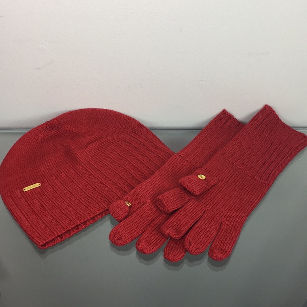 Calvin Klein hat and gloves
